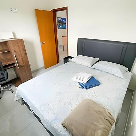 202- Apartamento De 2 Quartos Para Ate 5 Hospedes Patos de Minas Exteriör bild