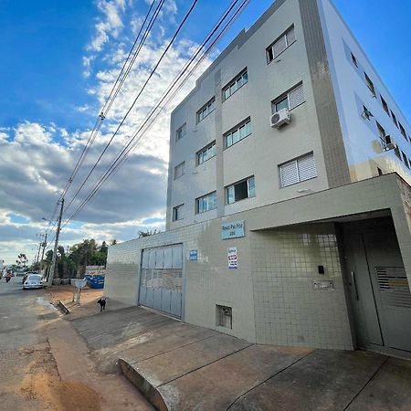 202- Apartamento De 2 Quartos Para Ate 5 Hospedes Patos de Minas Exteriör bild