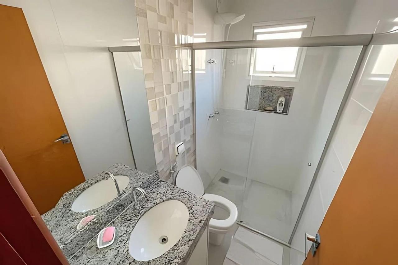 202- Apartamento De 2 Quartos Para Ate 5 Hospedes Patos de Minas Exteriör bild