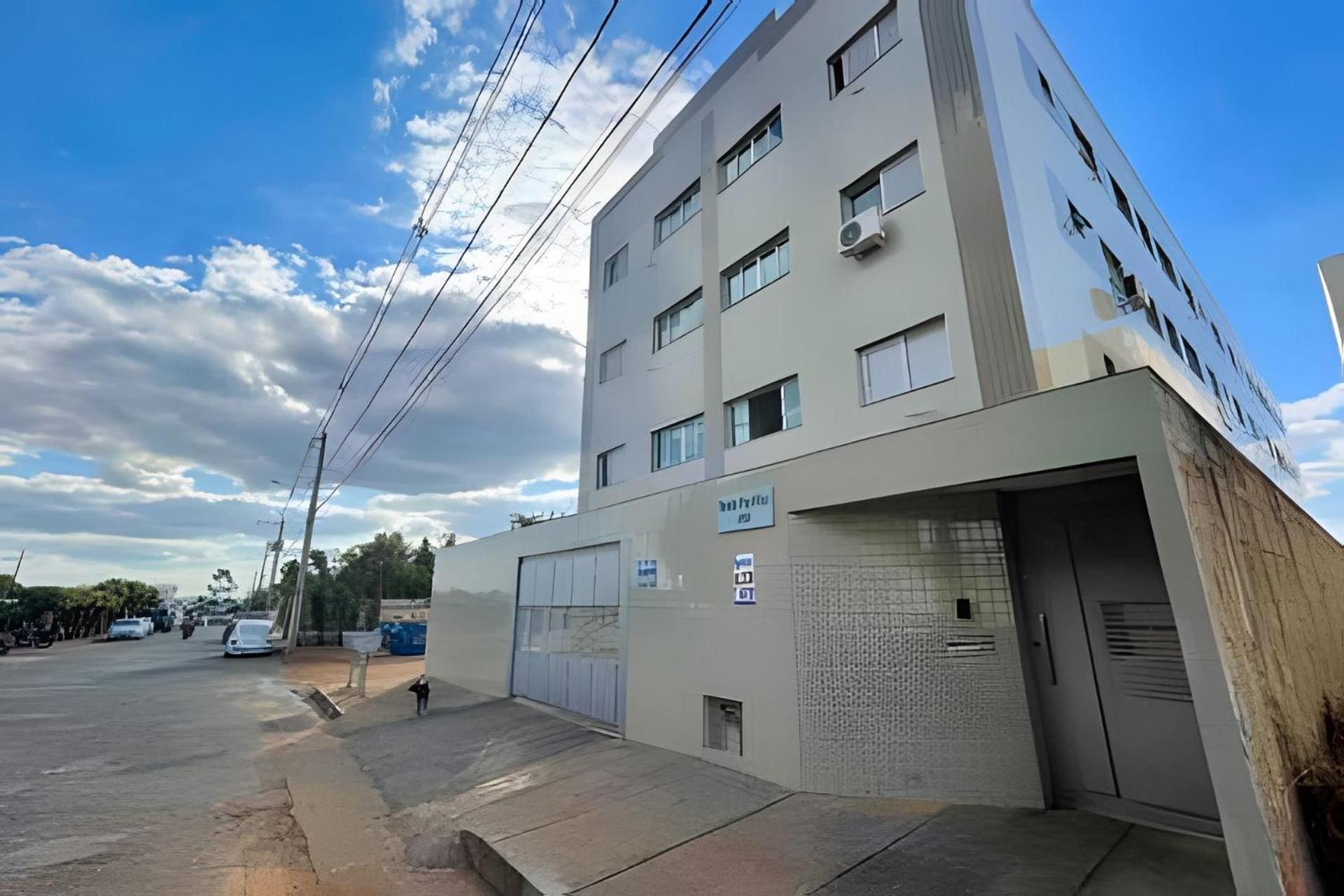 202- Apartamento De 2 Quartos Para Ate 5 Hospedes Patos de Minas Exteriör bild